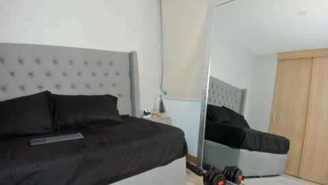 Snapshot of charlotte_harriz chatting on December 29, 9:28 am Charlotte online show from December 29, 9:28 am