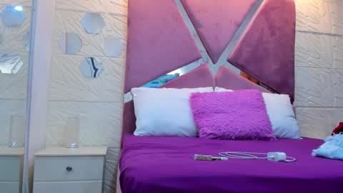 Charlotte Icee online show from October 7, 7:00 pm