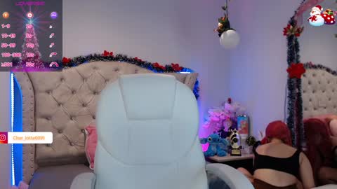 Snapshot of charlotte_jones__1 chatting on December 29, 11:40 am Charlotte online show from December 29, 11:40 am