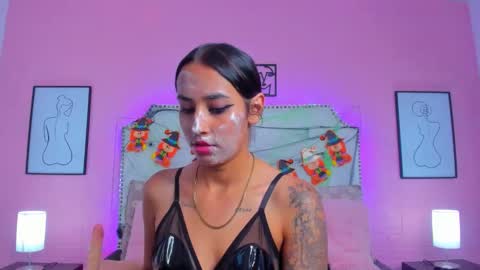 Snapshot of charlotte_kisss chatting on October 29, 7:59 pm Charlotte online show from October 29, 7:59 pm