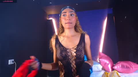 CHARLOTTE online show from February 3, 12:04 am