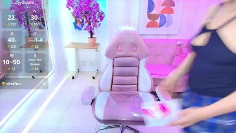 charlotte_milleers online show from January 7, 3:53 am