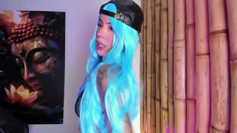 CHARLOTTE  online show from January 7, 6:43 pm