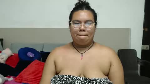 Snapshot of charlotte_rot chatting on October 7, 1:03 am charlotte_rot online show from October 7, 1:03 am