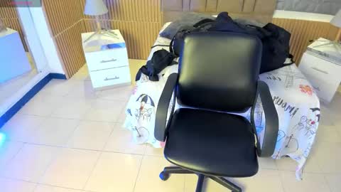 Charlotte  Everyday From 0700 to 1300 Col Time online show from October 31, 12:17 pm