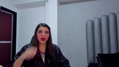 Snapshot of charlottee_starr chatting on November 26, 7:59 pm charlottee_starr online show from November 26, 7:59 pm