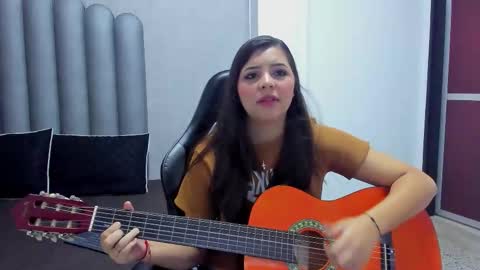 Snapshot of charlottee_starr chatting on November 29, 8:12 pm charlottee_starr online show from November 29, 8:12 pm