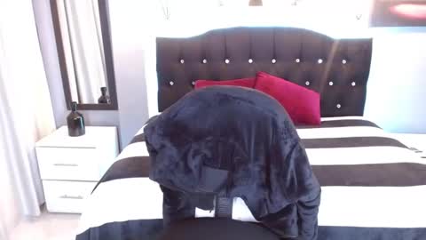 charlottefiery online show from April 7, 1:17 am