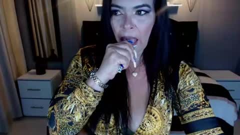 charlottefiery online show from April 17, 12:13 am