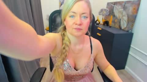 Charlotte online show from April 9, 11:59 am