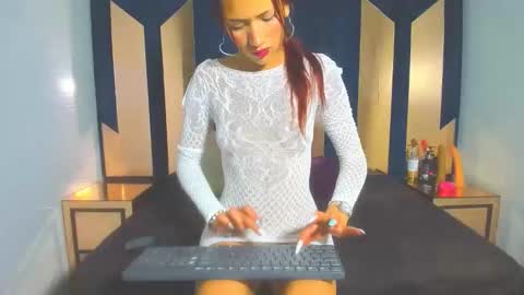 Snapshot of charlottesexrs chatting on February 27, 11:49 pm charlottesexrs online show from February 27, 11:49 pm