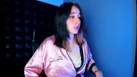 charlottestuart_ online show from April 30, 3:24 am