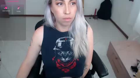 Snapshot of charlottezoe1 chatting on December 4, 7:34 pm charlottezoe online show from December 4, 7:34 pm