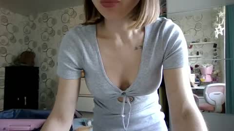 charming__chick online show from May 23, 2:43 pm
