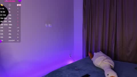 Snapshot of charming__kitty chatting on December 26, 7:27 pm Kira online show from December 26, 7:27 pm