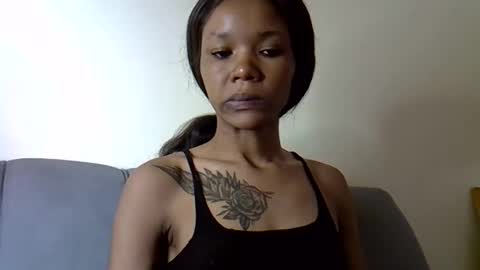 Snapshot of charmingdime chatting on November 17, 6:41 am charmingdime online show from November 17, 6:41 am