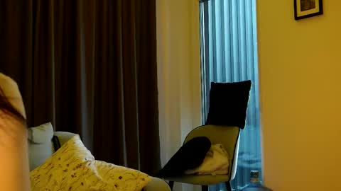 katie online show from February 4, 7:25 am