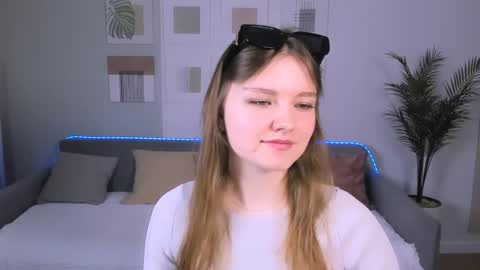 Im Eva online show from May 9, 12:32 pm