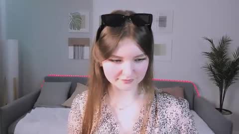 Im Eva online show from May 11, 4:04 pm