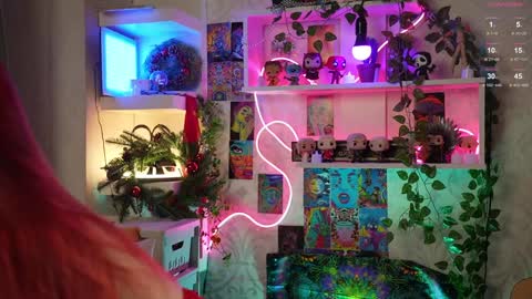 Snapshot of charmings_054 chatting on December 27, 5:16 pm Belle and Miley online show from December 27, 5:16 pm