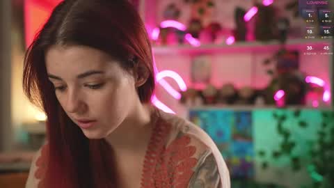 Snapshot of charmings_054 chatting on February 23, 5:18 pm Belle and Miley online show from February 23, 5:18 pm