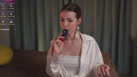 Snapshot of charmings_054 chatting on February 11, 3:17 pm Belle and Miley online show from February 11, 3:17 pm