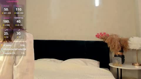 Snapshot of charmingvixen chatting on October 18, 10:49 am Kati online show from October 18, 10:49 am