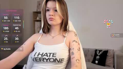 Snapshot of charmingvixen chatting on November 18, 10:20 am Kati online show from November 18, 10:20 am