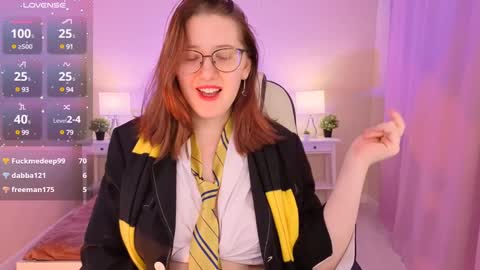 Snapshot of charmygrace chatting on December 16, 3:00 pm Grace online show from December 16, 3:00 pm