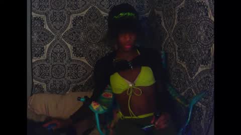 Snapshot of charr1barr chatting on January 25, 11:32 pm Miss Chocolate online show from January 25, 11:32 pm