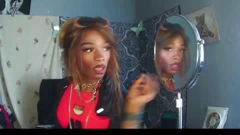 Snapshot of charr1barr chatting on March 2, 7:45 pm Miss Chocolate online show from March 2, 7:45 pm