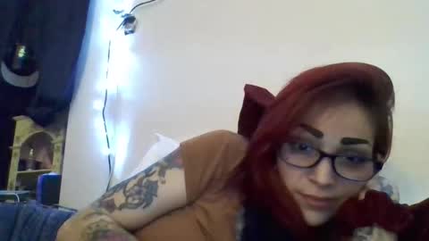 chas1989estelle online show from February 8, 3:43 am