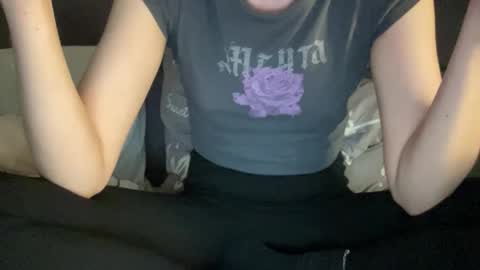 Snapshot of chase_vicky chatting on November 6, 6:42 pm Vicky online show from November 6, 6:42 pm