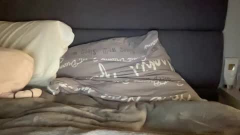 Snapshot of chase_vicky chatting on November 10, 7:46 pm Vicky online show from November 10, 7:46 pm