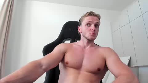 Snapshot of chasereed_ chatting on May 24, 5:18 pm Chase Reed online show from May 24, 5:18 pm