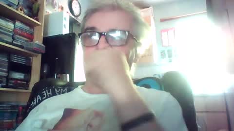 lee online show from August 3, 2:11 pm