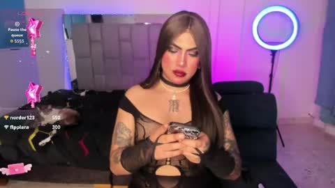 Snapshot of chaturmodels chatting on July 17, 11:53 pm Sophie online show from July 17, 11:53 pm