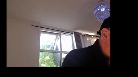 Snapshot of chazdiniro chatting on November 2, 8:06 am chazdiniro online show from November 2, 8:06 am