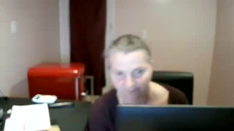 Snapshot of chealsiek chatting on October 24, 12:41 am chealsiek online show from October 24, 12:41 am