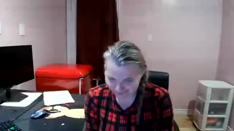 Snapshot of chealsiek chatting on October 30, 12:45 am chealsiek online show from October 30, 12:45 am