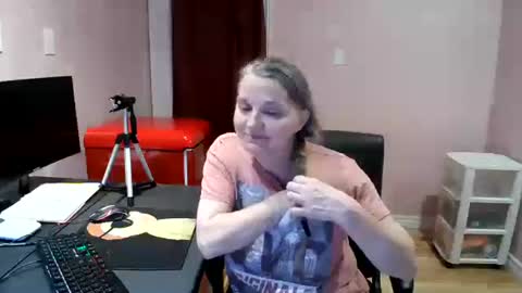 Snapshot of chealsiek chatting on October 31, 12:55 am chealsiek online show from October 31, 12:55 am