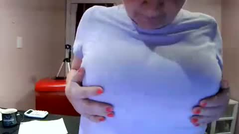 Snapshot of chealsiek chatting on November 9, 1:15 am chealsiek online show from November 9, 1:15 am