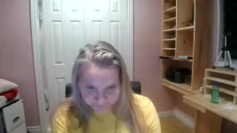 Snapshot of chealsiek chatting on December 1, 3:22 am chealsiek online show from December 1, 3:22 am