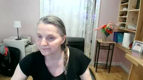 chealsiek online show from May 16, 12:18 am