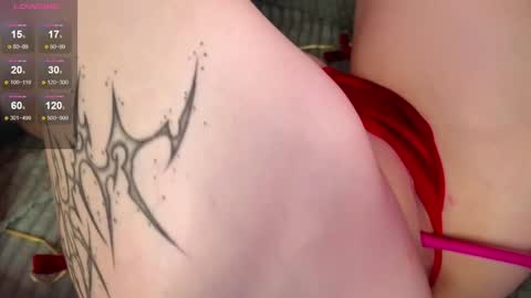 Snapshot of check_me_jennifer chatting on December 20, 1:11 pm Jenny please dont forget to thumbs up me online show from December 20, 1:11 pm