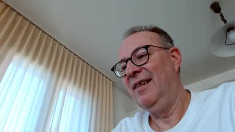 Snapshot of cheer2u chatting on January 15, 11:00 am cheer2u online show from January 15, 11:00 am