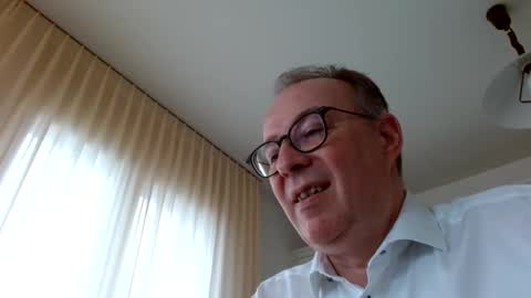 Snapshot of cheer2u chatting on February 17, 11:55 am cheer2u online show from February 17, 11:55 am