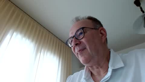 Snapshot of cheer2u chatting on February 16, 9:38 am cheer2u online show from February 16, 9:38 am