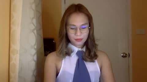 chelly4u69 online show from November 28, 4:37 am