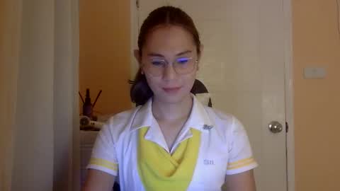 chelly4u69 online show from December 20, 4:19 am